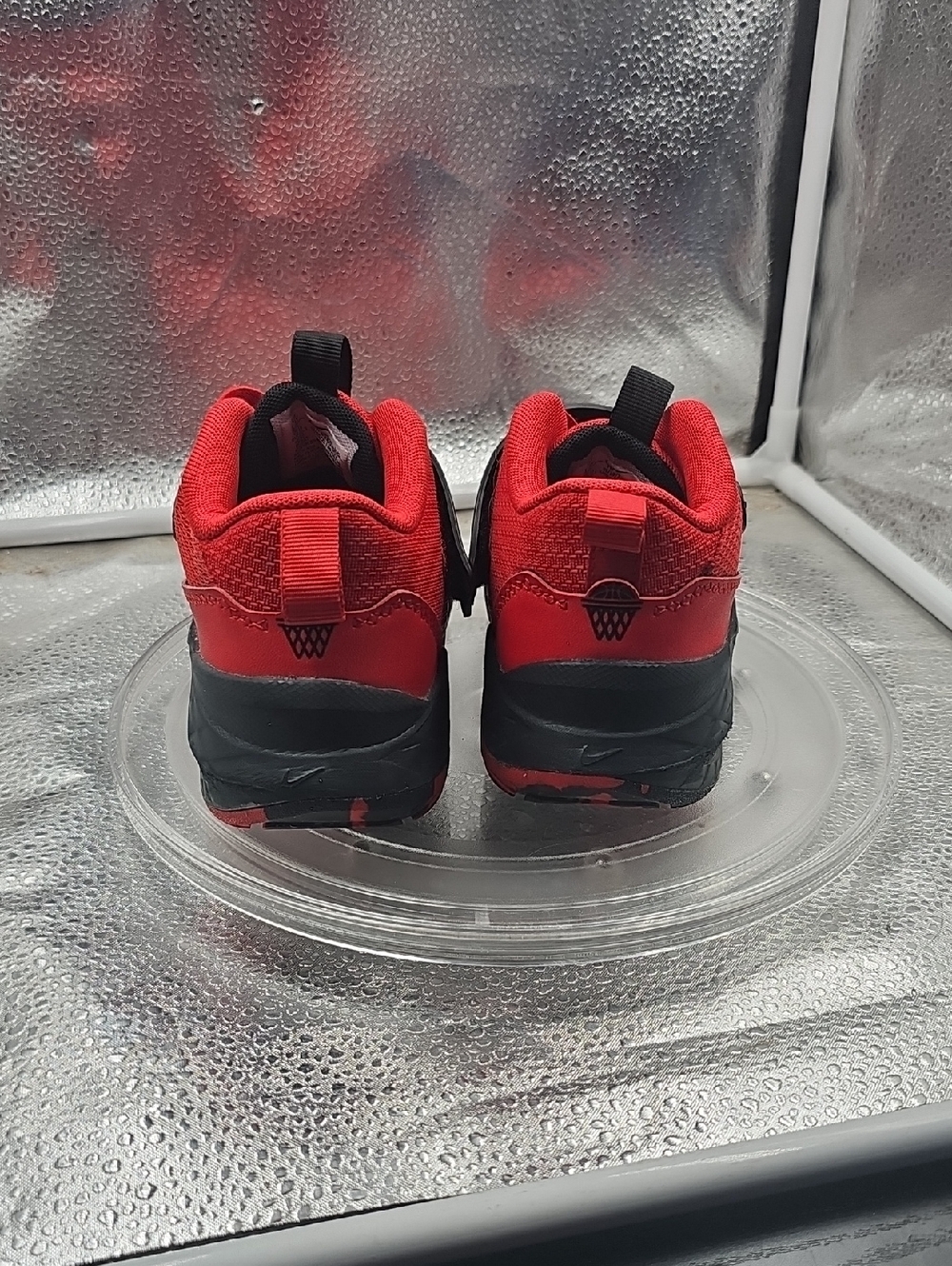 R Red And Black Nike Shoes Size 1.5y - Picture 3 of 7